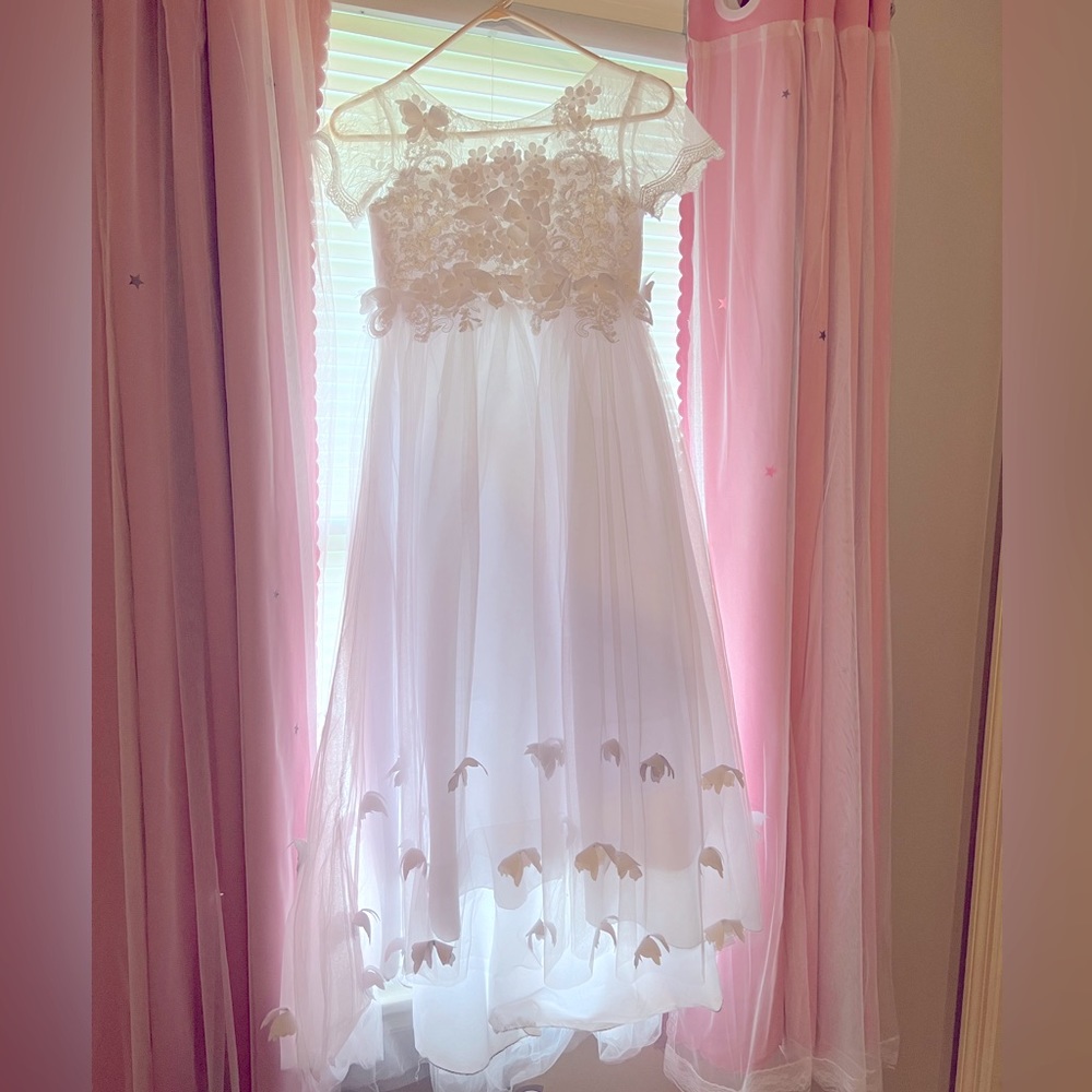 Fancy first communion Dress with beautiful butterfly detail 🦋